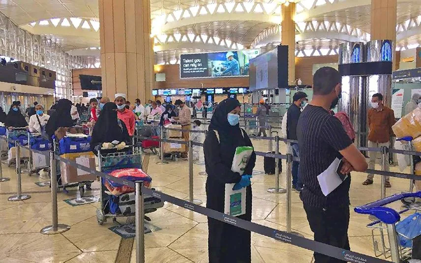 Family Visit Visa extension is now easy through Absher - Saudi-Expatriates.com