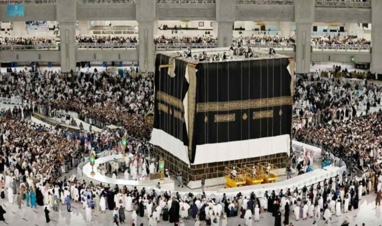 Kaaba Kiswah to be replaced on 19th July this Year