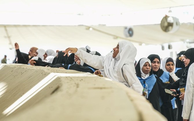 Stoning ritual at Jamarat in Hajj & Where do pebbles go - Saudi-Expatriates.com